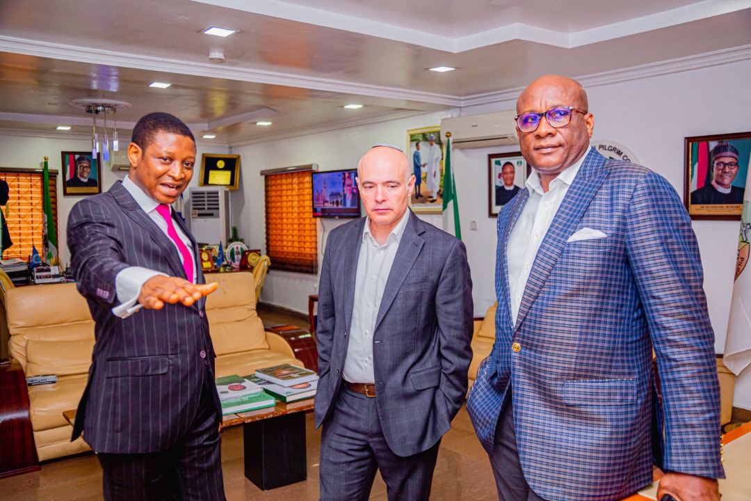 ES-with-Amb-and-Airpeace